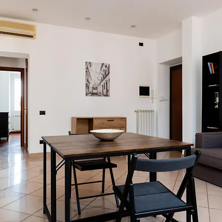 Azalee Urban Nest ゲストハウス 4*